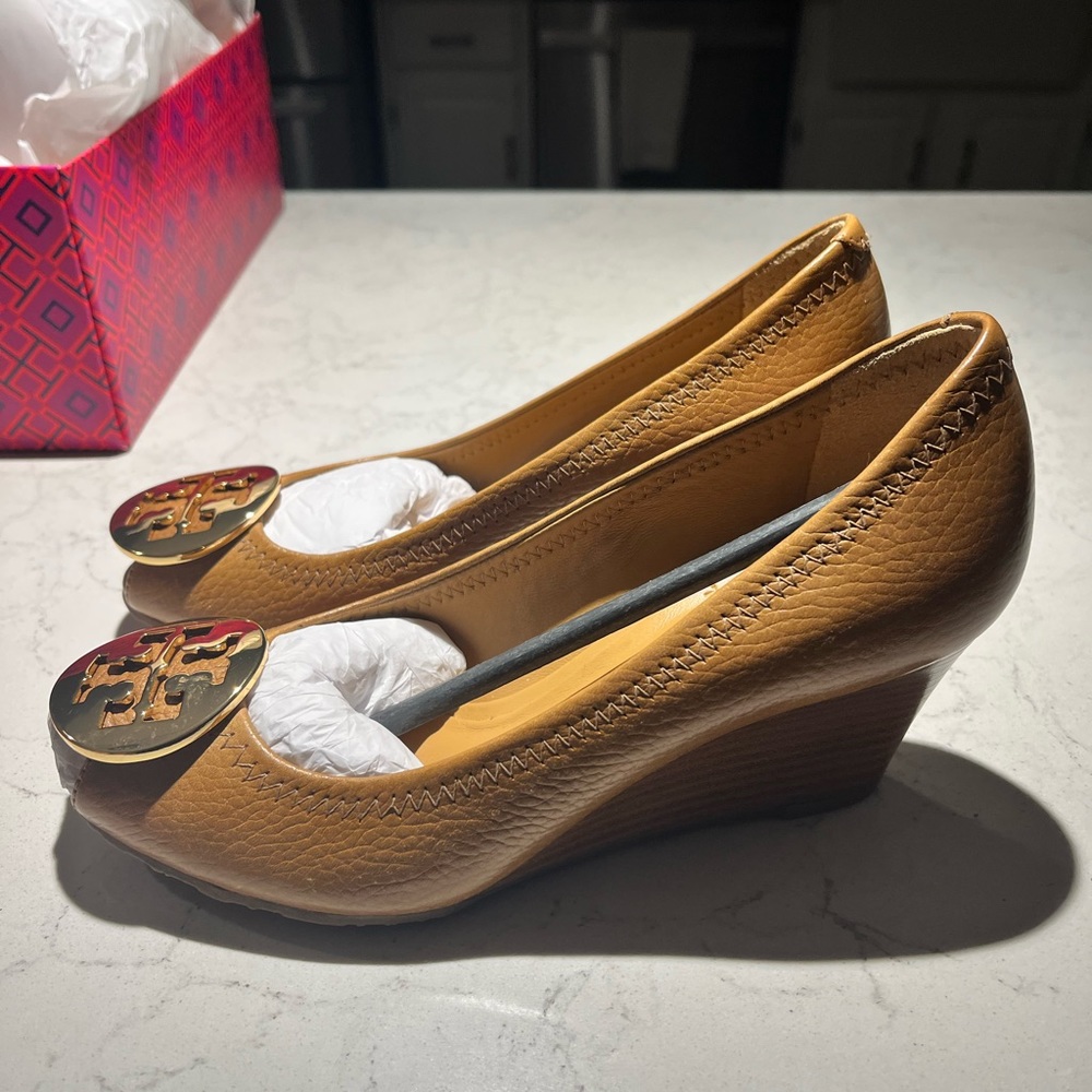 NWT Tory Burch Sally Wedge